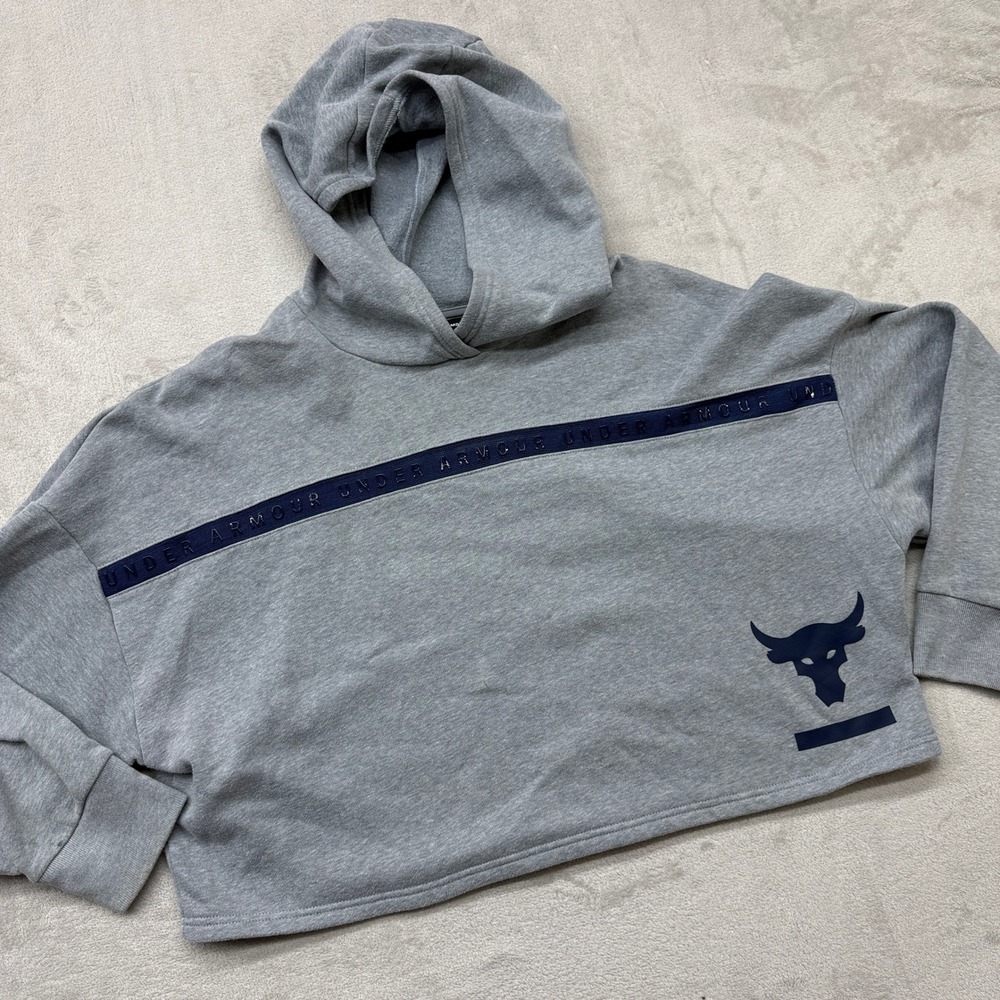 Under Armour Sweatshirt Women's Medium Project Rock Hoodie Gray Brahma Bull Crop